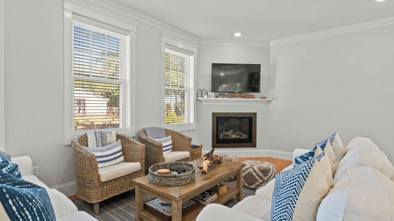 Photo of Livingroom in Popponesset