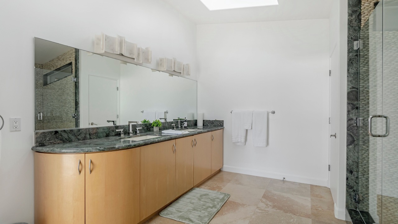 Photo of Bathroom in Hollywood Beach