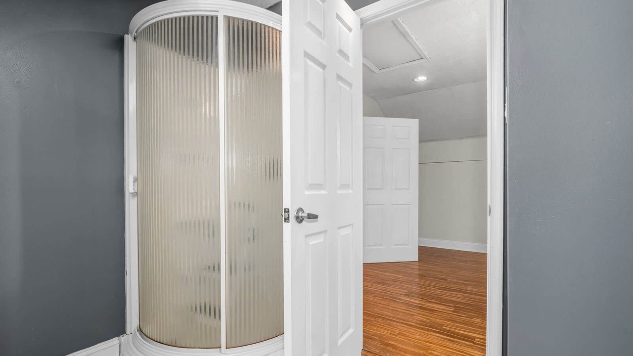 Photo of Bathroom in Edgewater