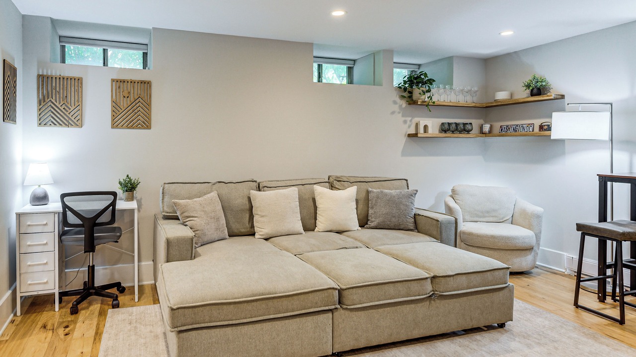 Photo of Livingroom in Adams Morgan