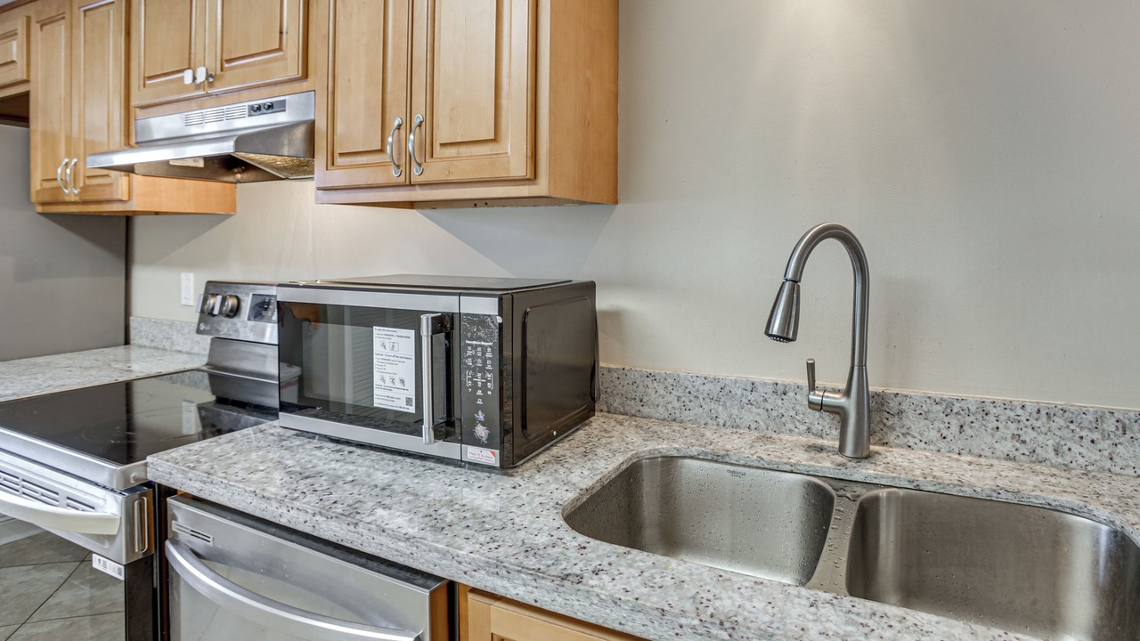 Photo of Kitchen in Kenner - Louis Armstrong International Airport