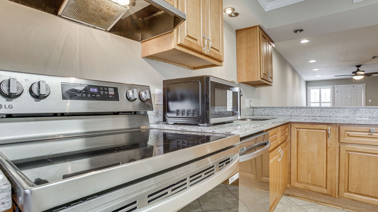 Photo of Kitchen in Kenner - Louis Armstrong International Airport