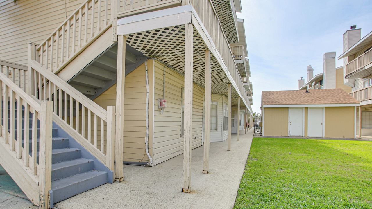 Photo of Outdoor in Kenner - Louis Armstrong International Airport