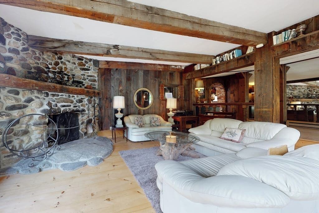 Photo of Livingroom in West Halifax