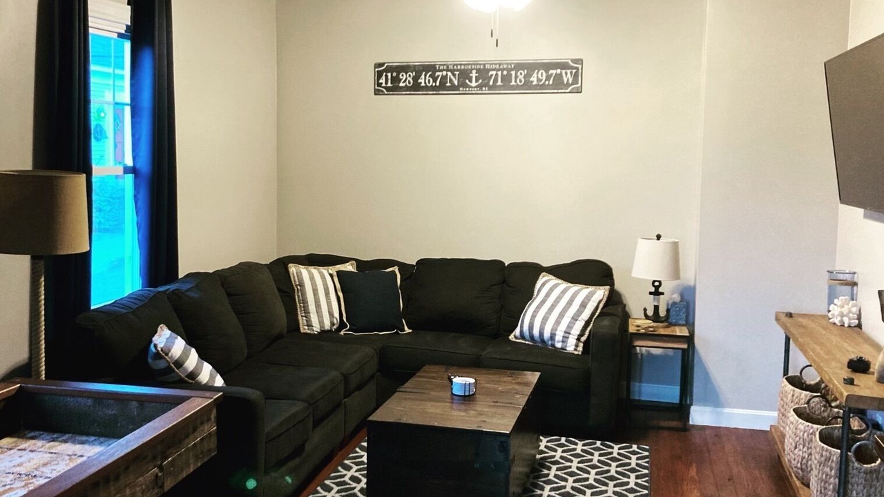 Photo of Livingroom in Historic Hill