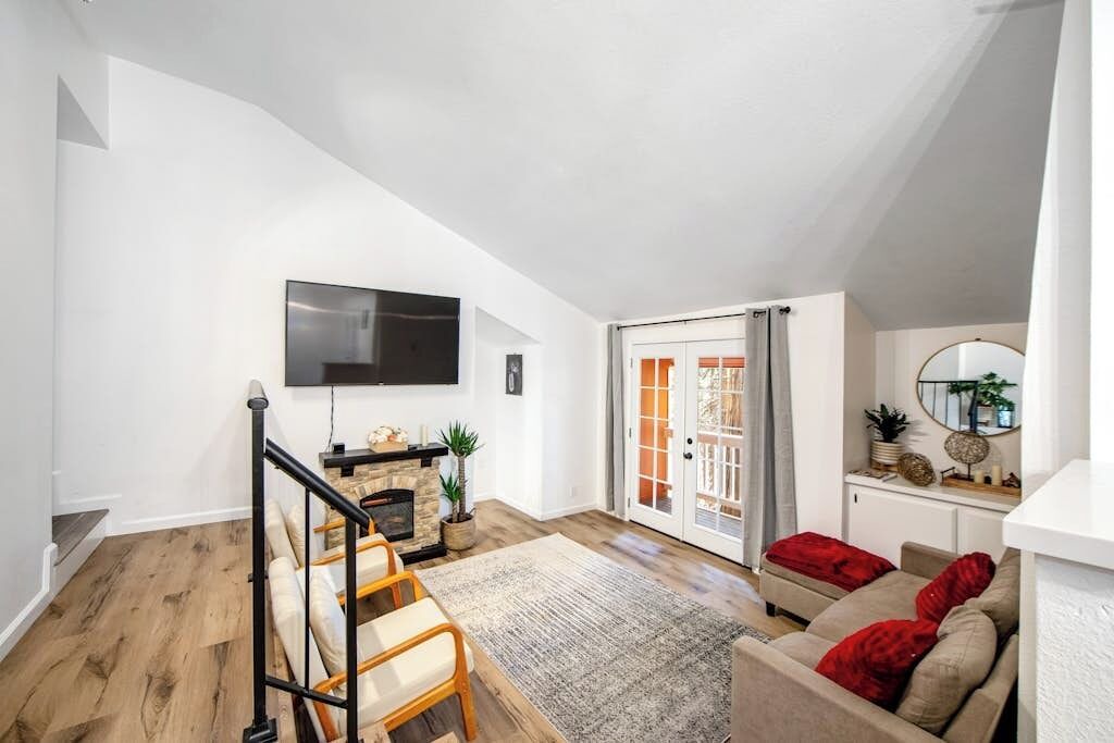 Photo of Livingroom in Arrowhead Villas