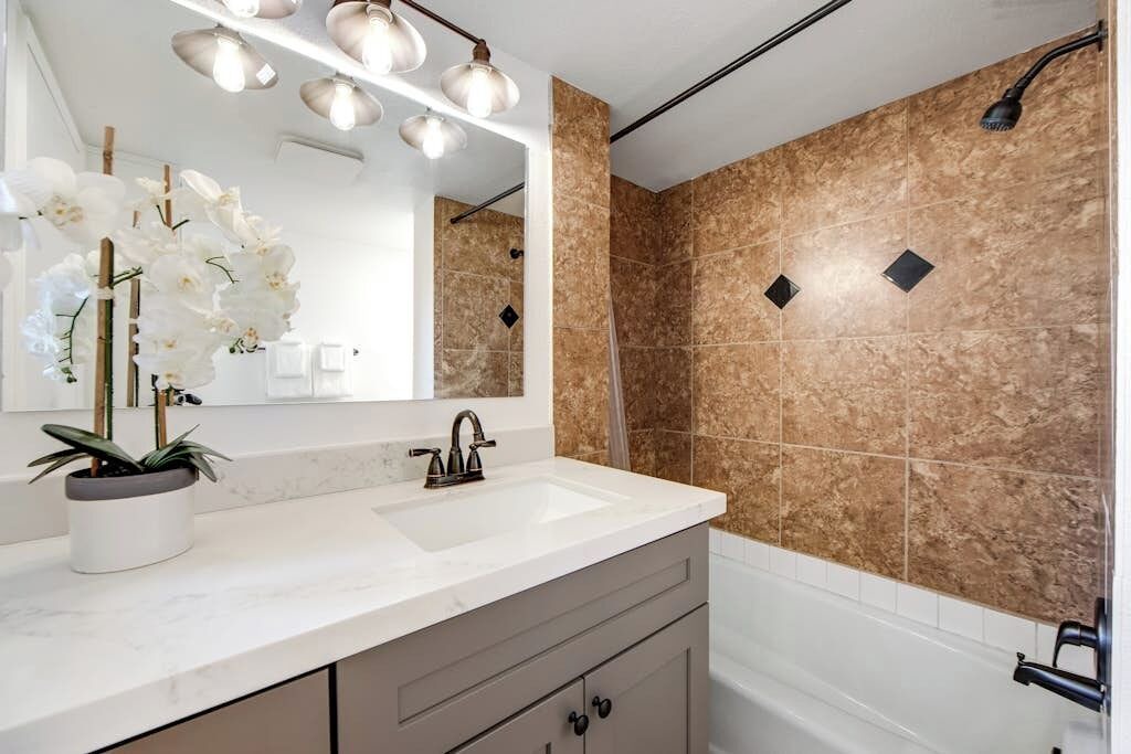 Photo of Bathroom in Arrowhead Villas