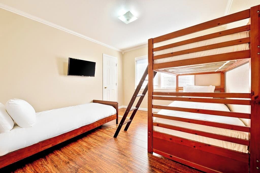 Photo of Bedroom in Anaheim Colony Historic District