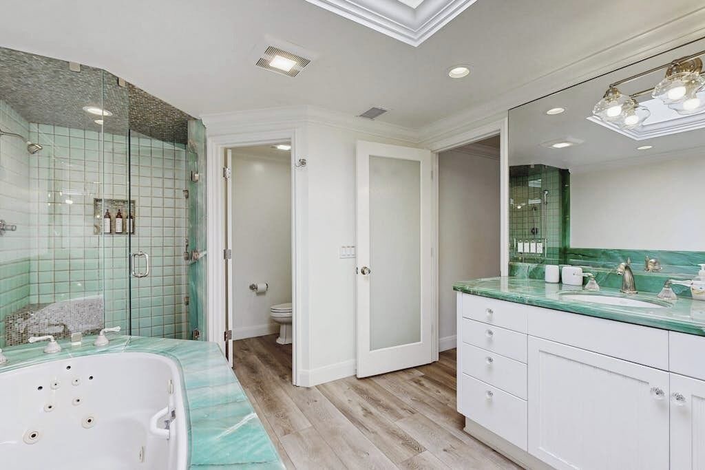 Photo of Bathroom in Hollywood Beach