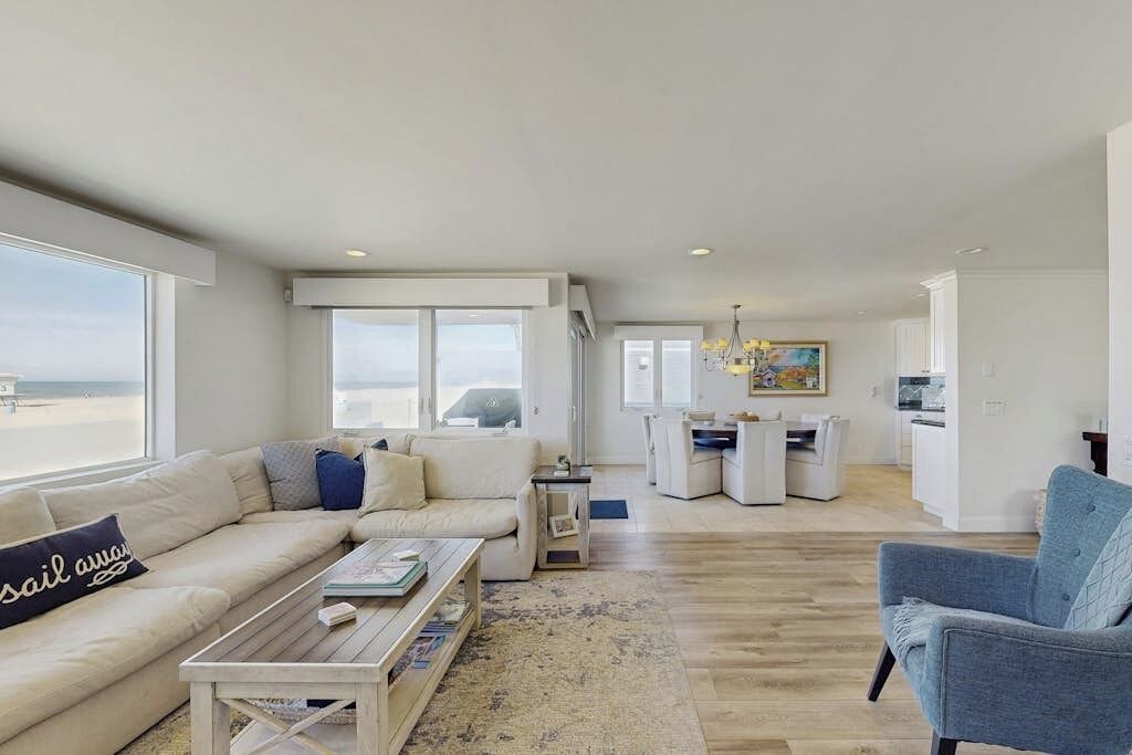 Photo of Livingroom in Hollywood Beach