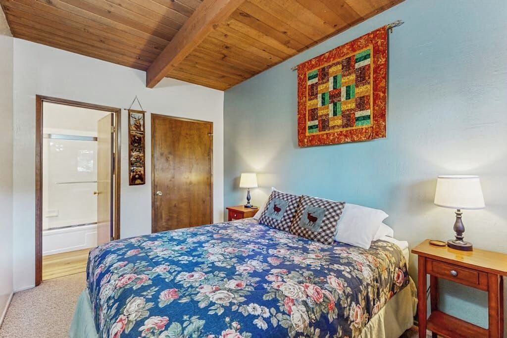 Photo of Bedroom in Arrowhead Villas