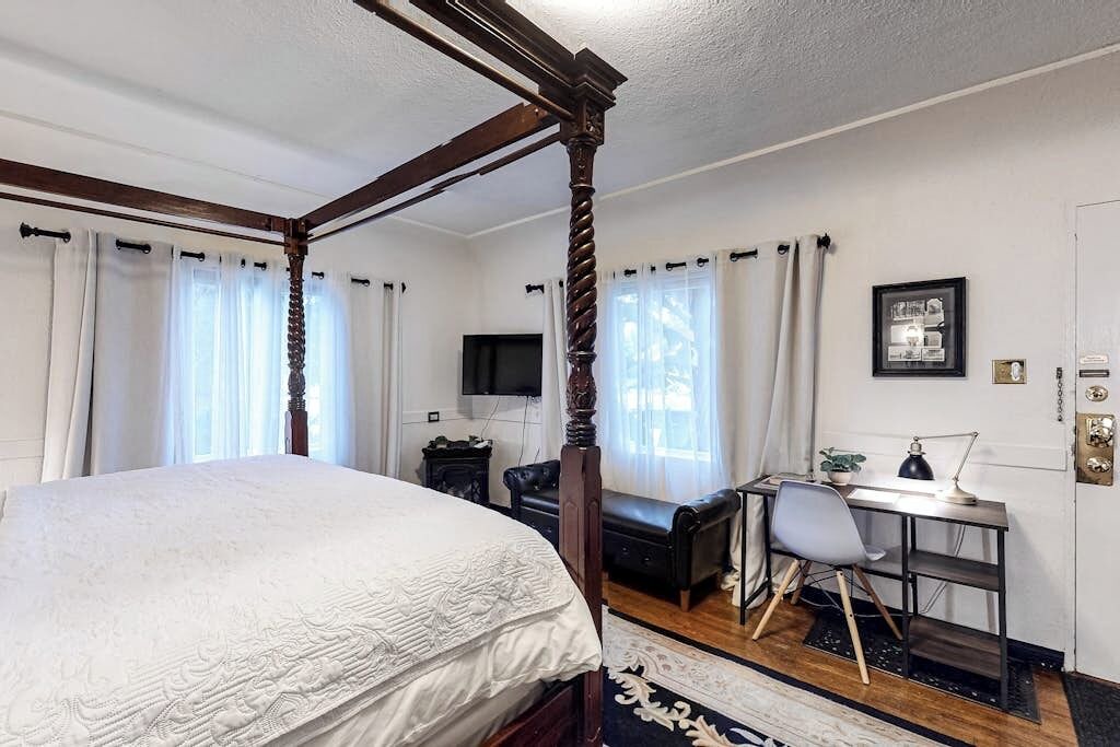 Photo of Bedroom in East Beach