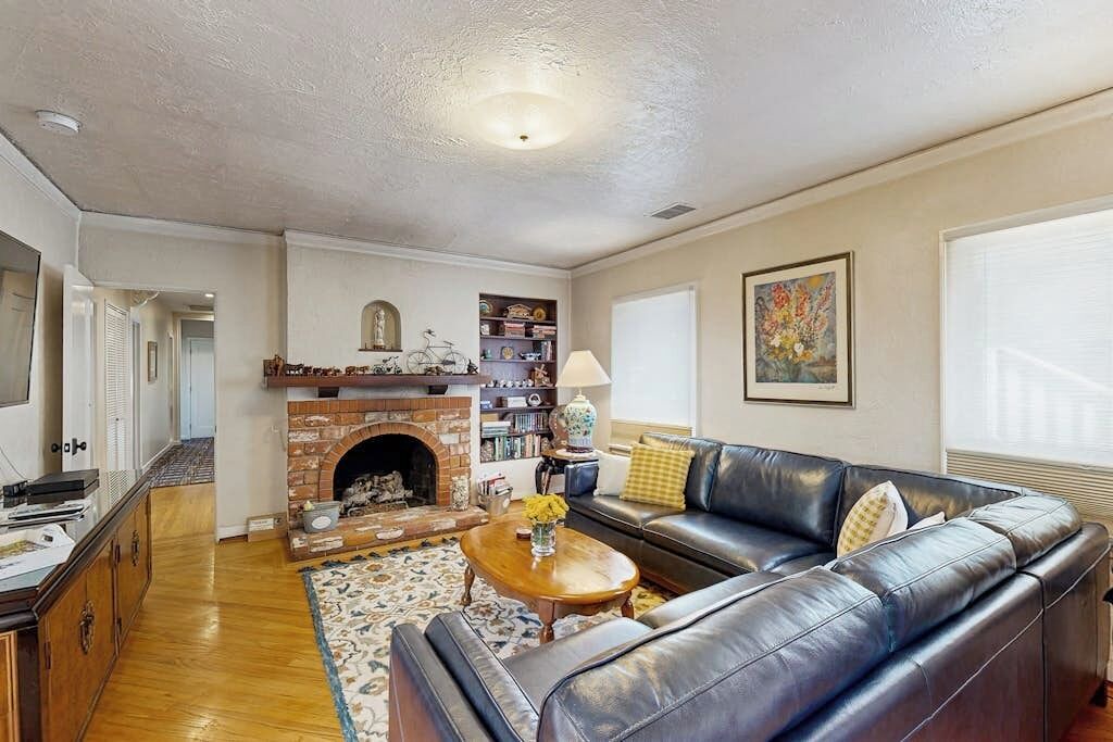 Photo of Livingroom in Ventura
