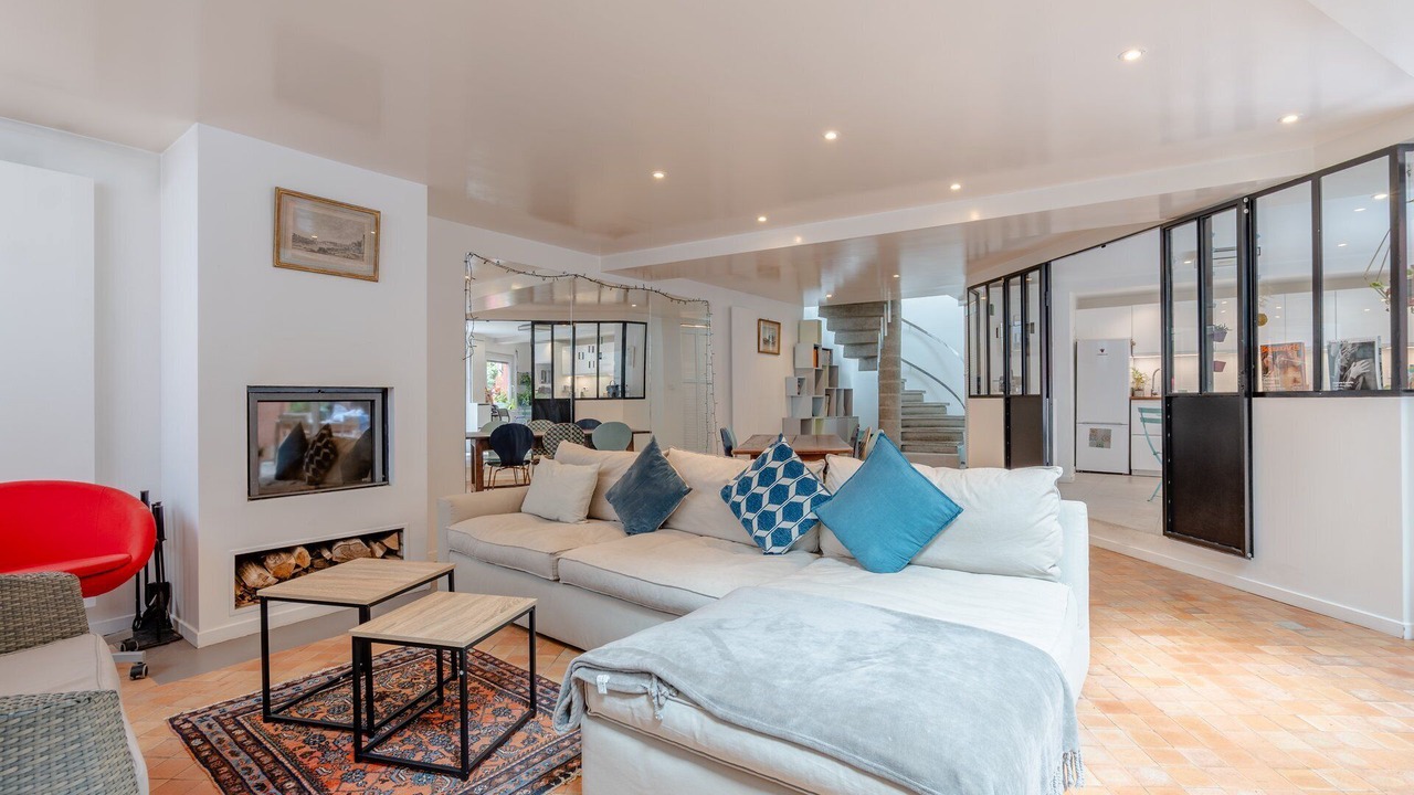Photo of Livingroom in 15th Arrondissement