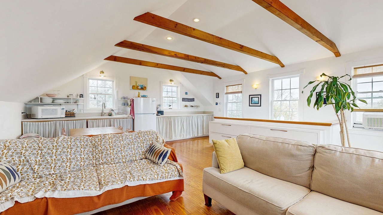 Photo of Livingroom in Truro