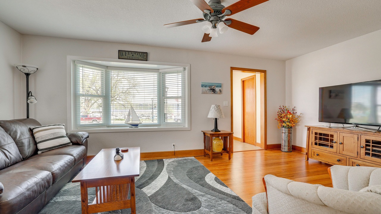 Photo of Livingroom in Lake City
