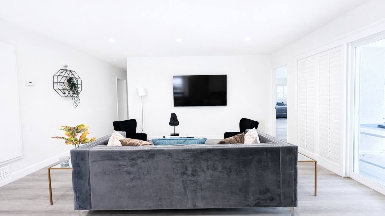 Photo of Livingroom in West Hills