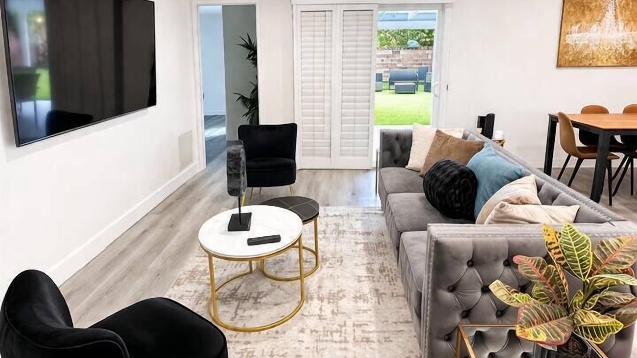 Photo of Livingroom in West Hills