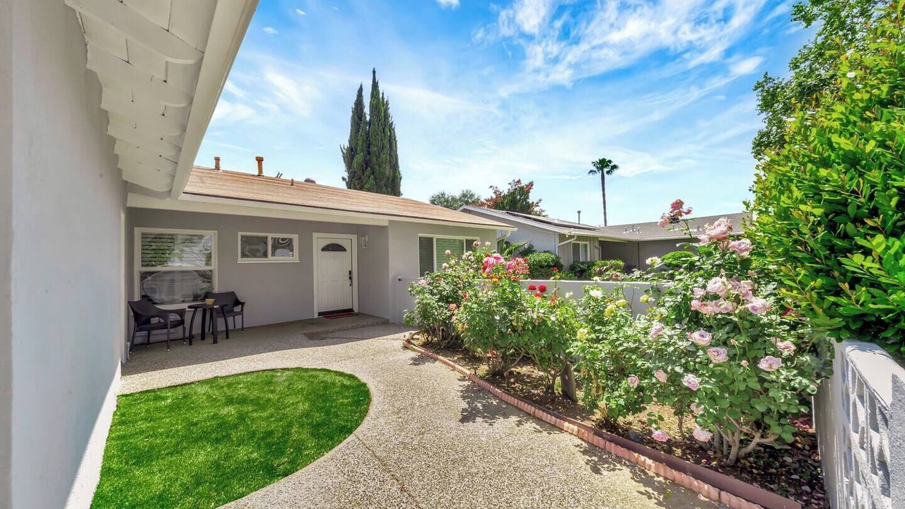 Photo of Patio Balcony in West Hills