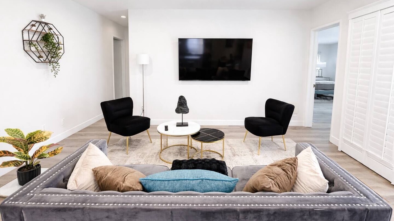 Photo of Livingroom in West Hills