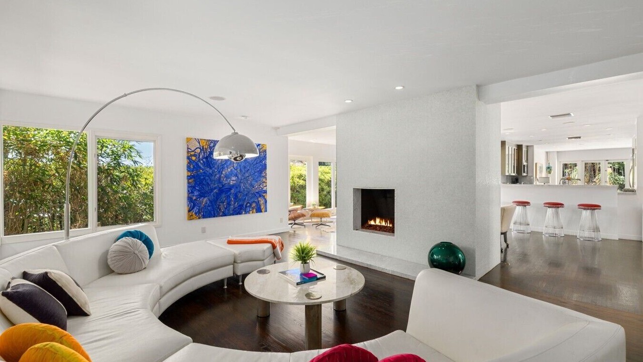 Photo of Others in Hollywood Hills West