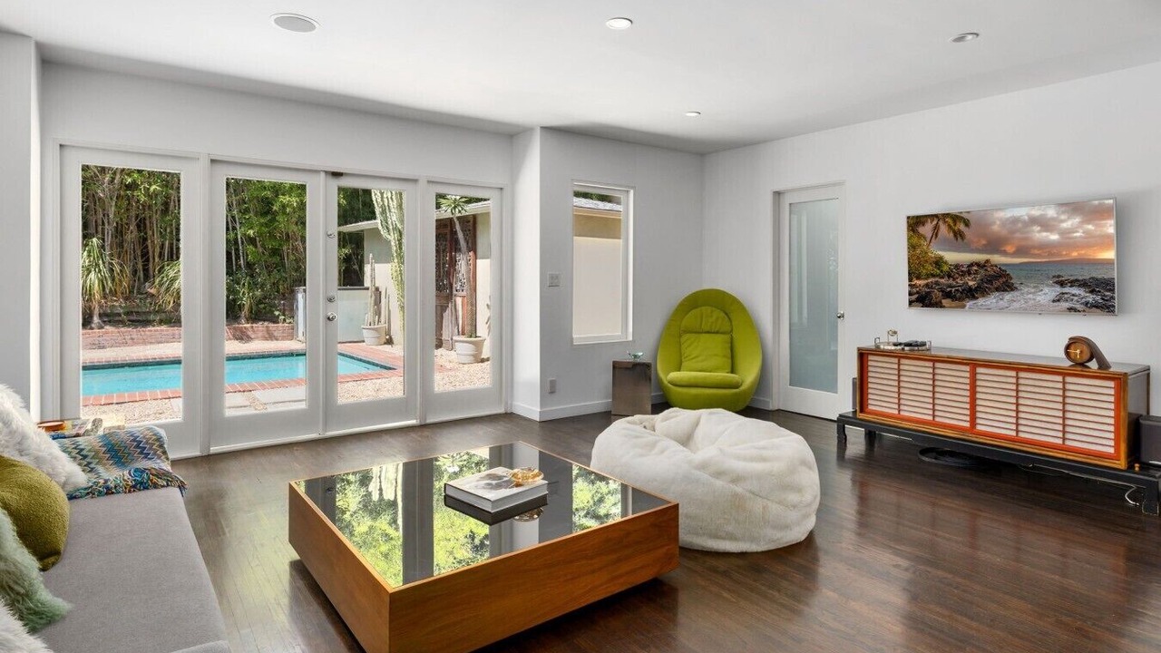 Photo of Outdoor in Hollywood Hills West