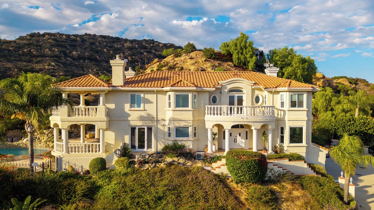 Photo of Outdoor in Canoga Park