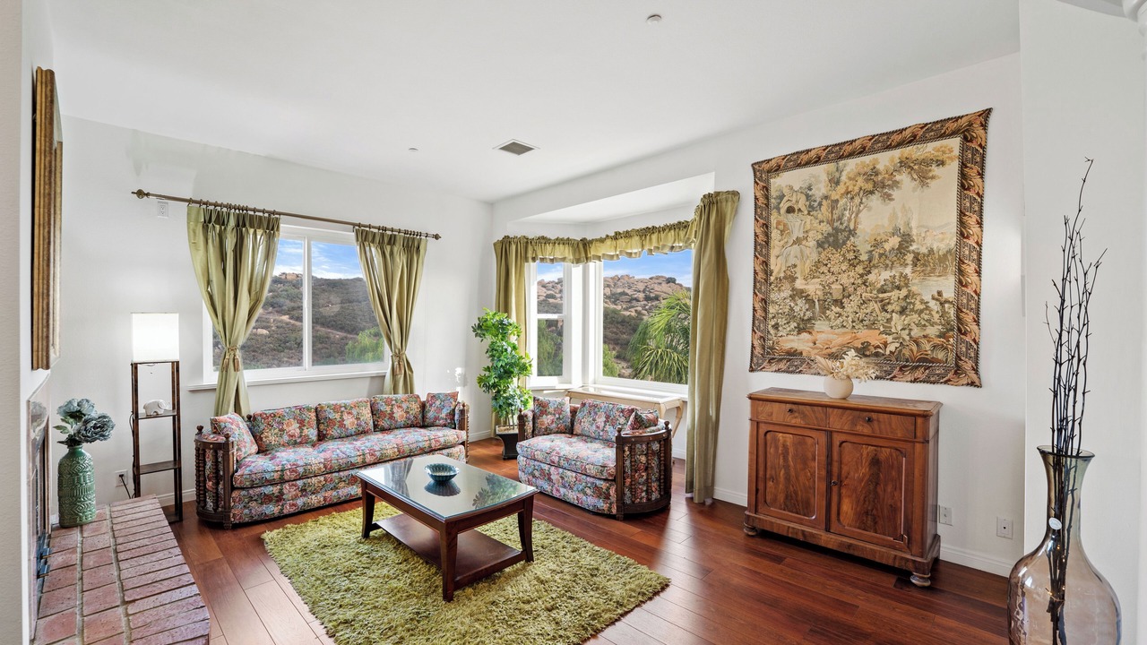 Photo of Livingroom in Canoga Park