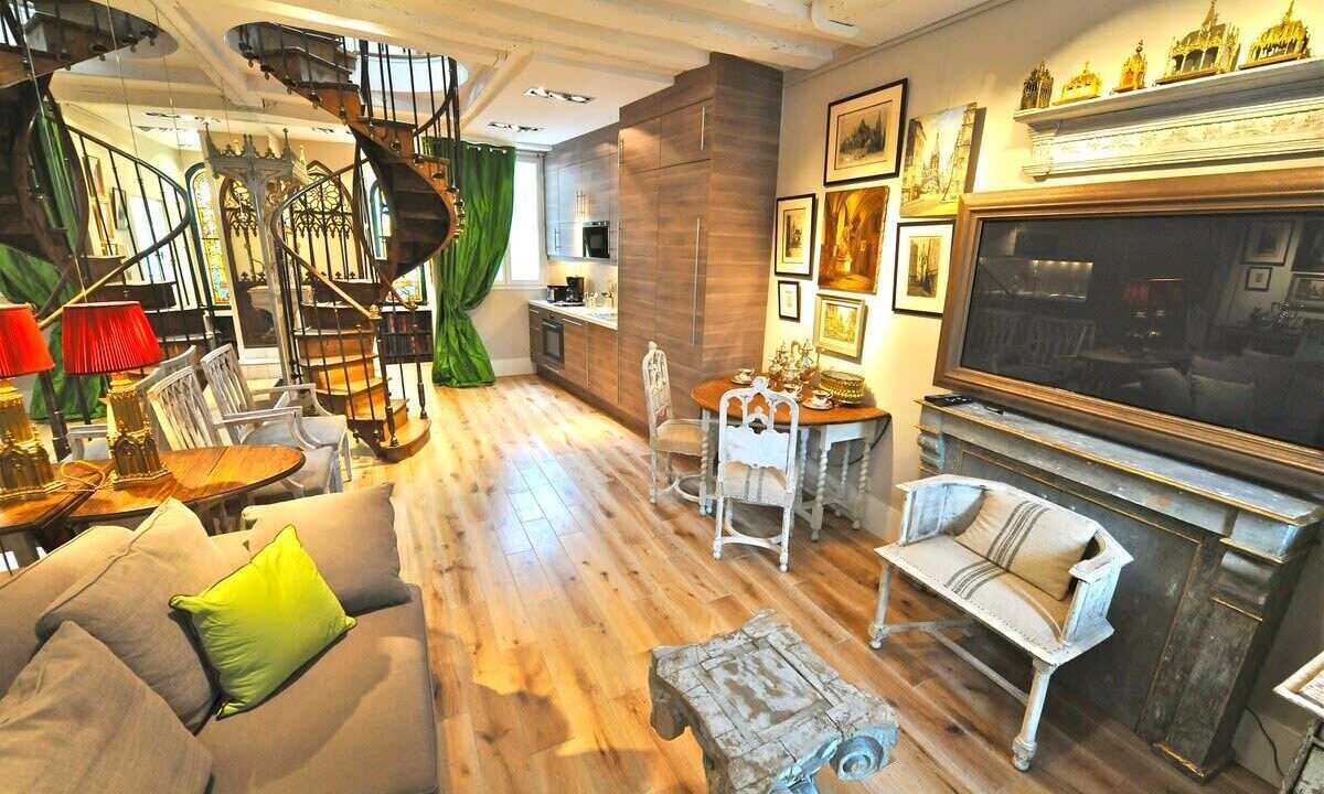 Photo of Bedroom in Sorbonne