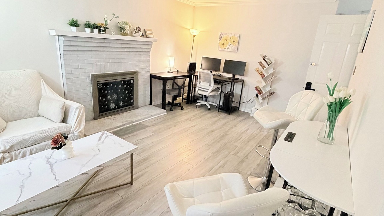 Photo of Livingroom in Calverton