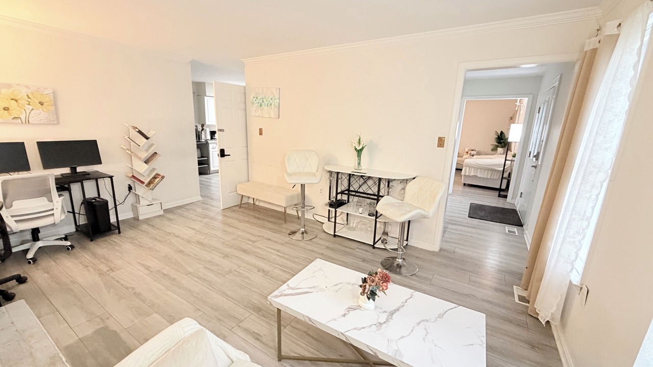 Photo of Livingroom in Calverton