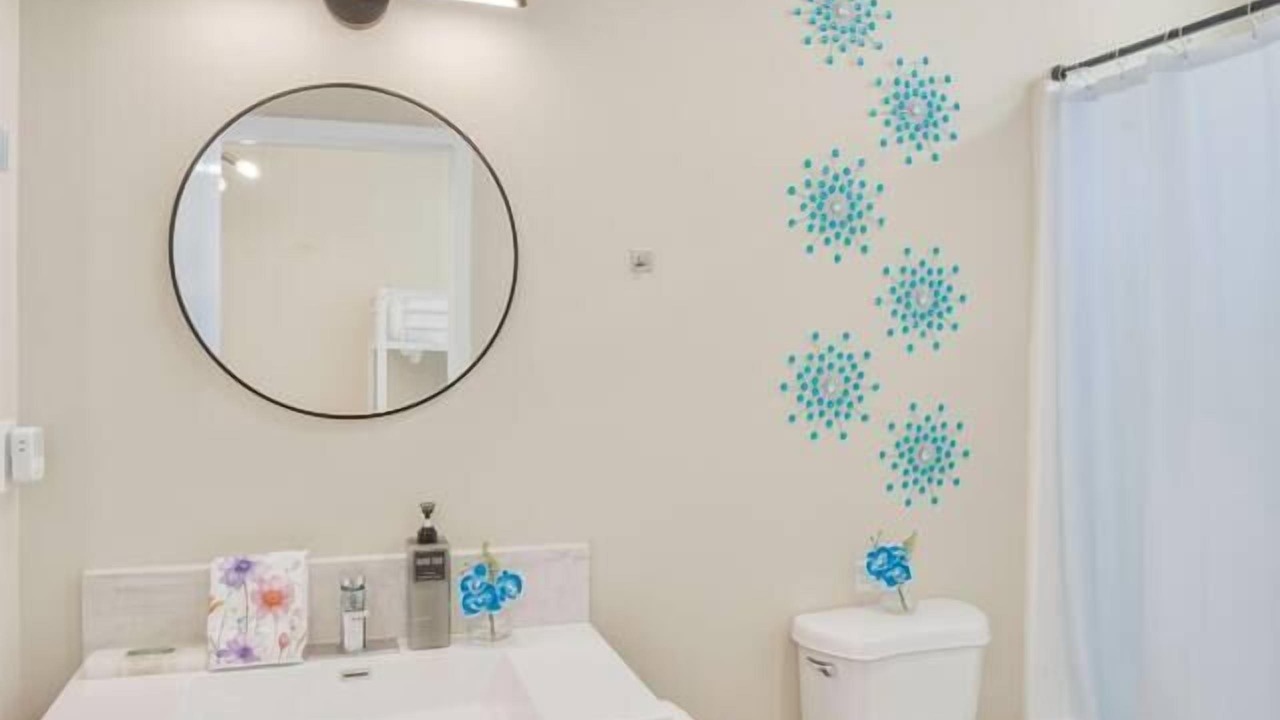 Photo of Bathroom in North Hills East