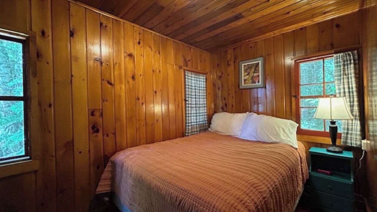 Photo of Bedroom in Grand Marais