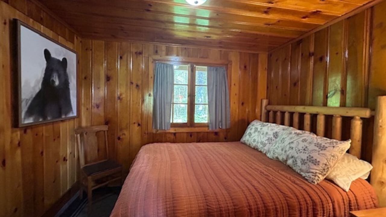 Photo of Bedroom in Grand Marais
