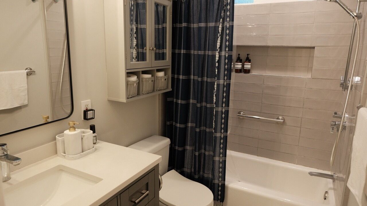 Photo of Bathroom in Woodland Hills