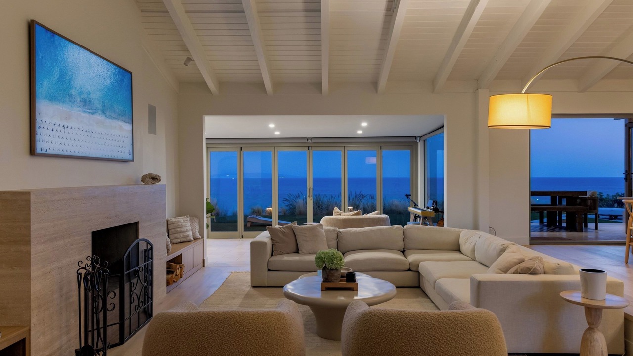 Photo of Livingroom in Malibu