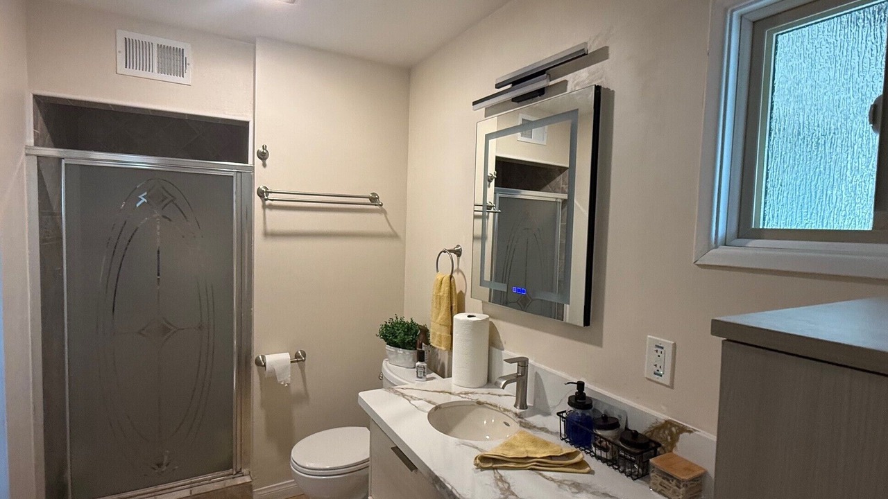 Photo of Bathroom in Harbor