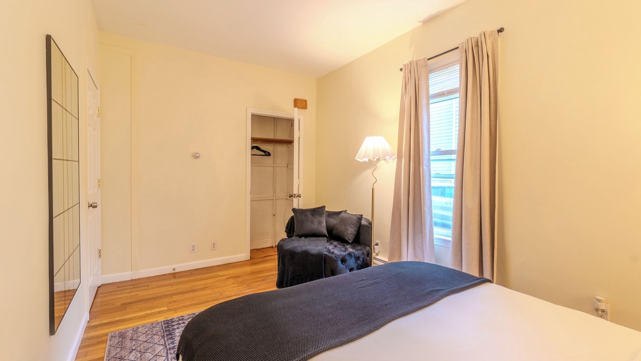 Photo of Bedroom in East Somerville