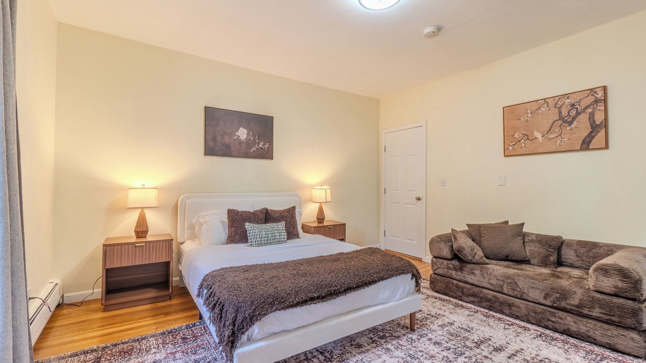 Photo of Bedroom in East Somerville