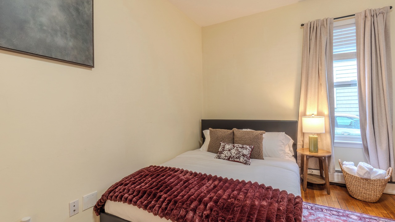 Photo of Bedroom in East Somerville