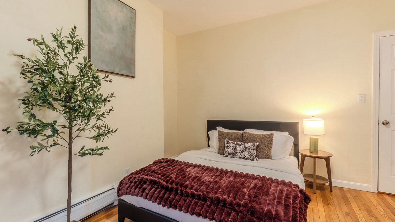 Photo of Bedroom in East Somerville