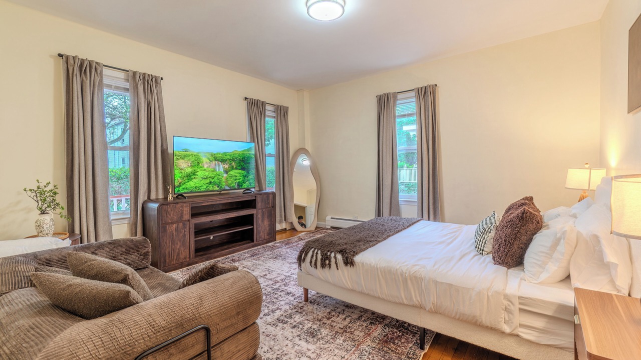 Photo of Bedroom in East Somerville