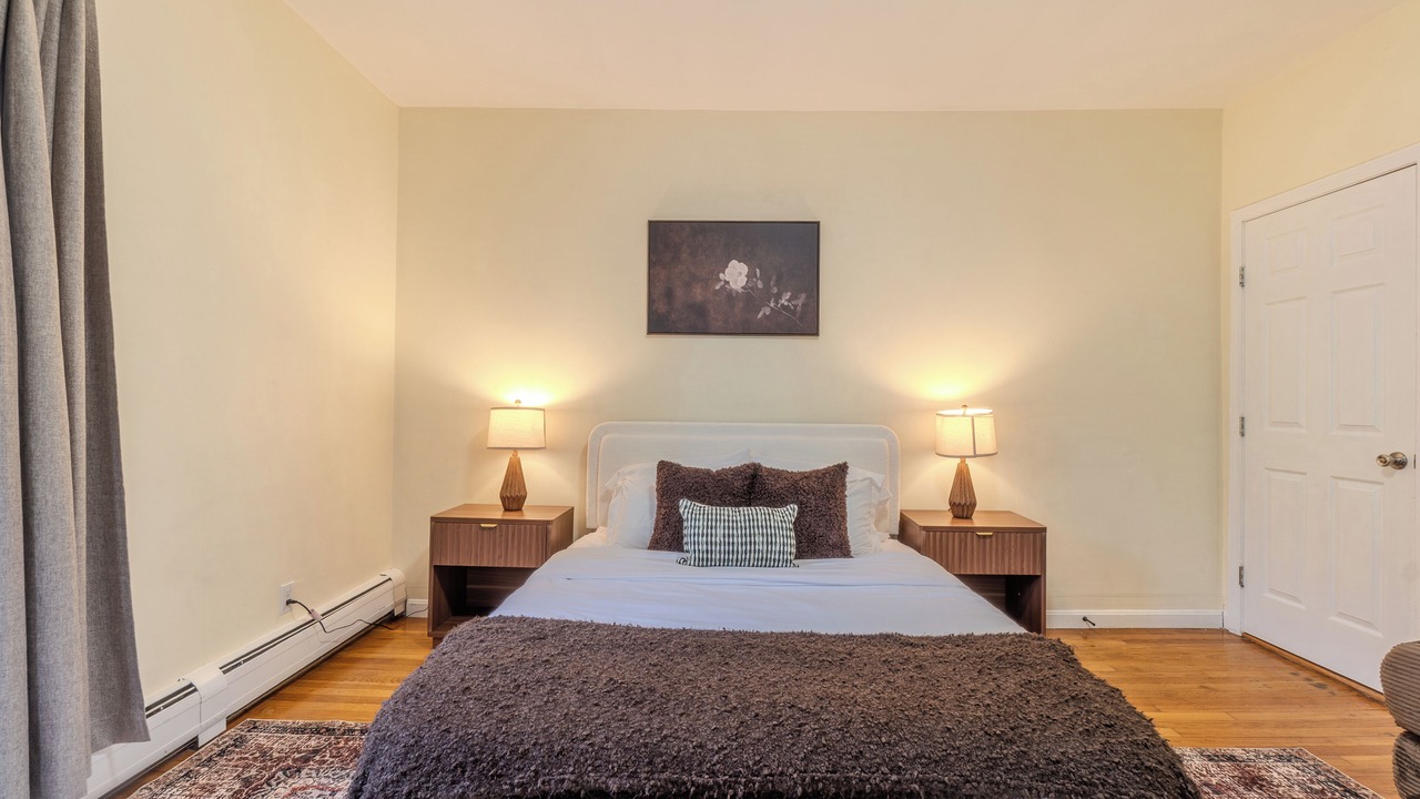 Photo of Bedroom in East Somerville