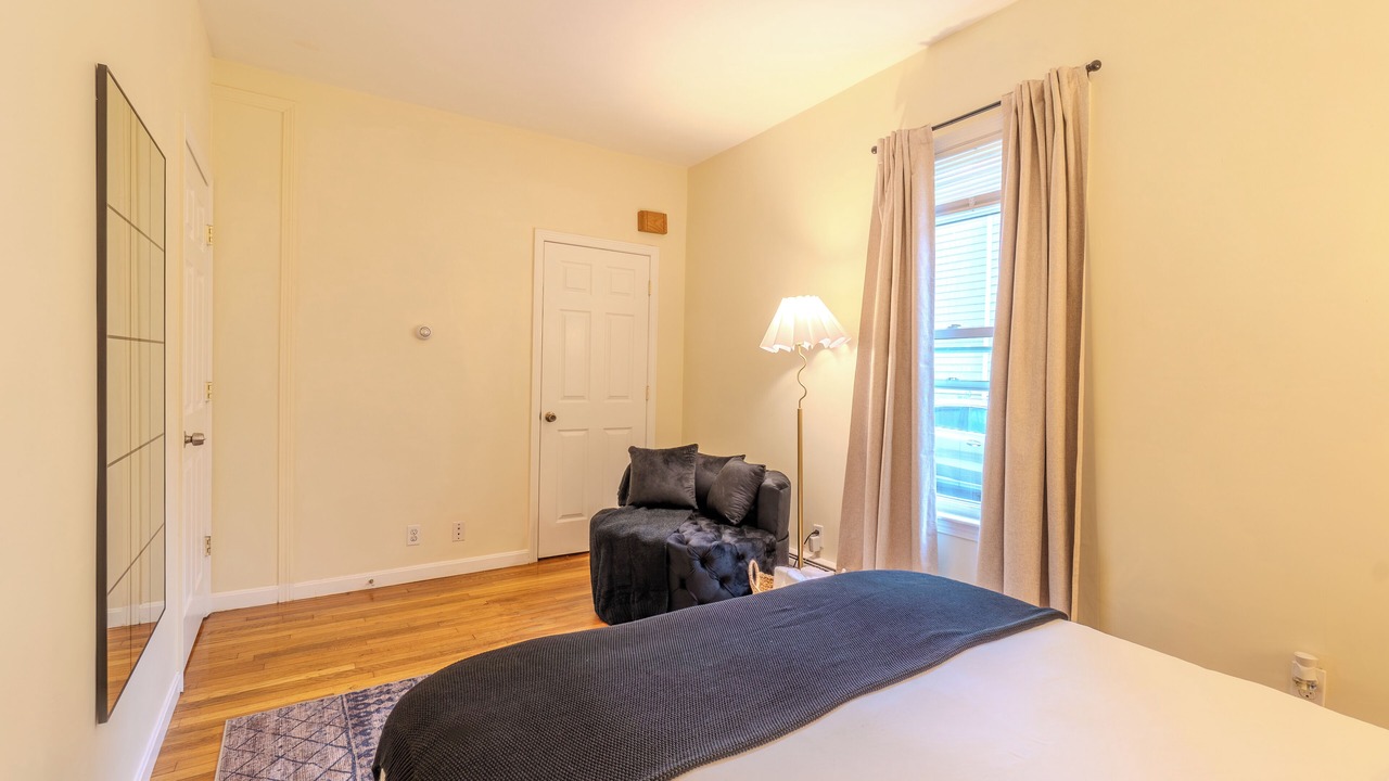 Photo of Bedroom in East Somerville