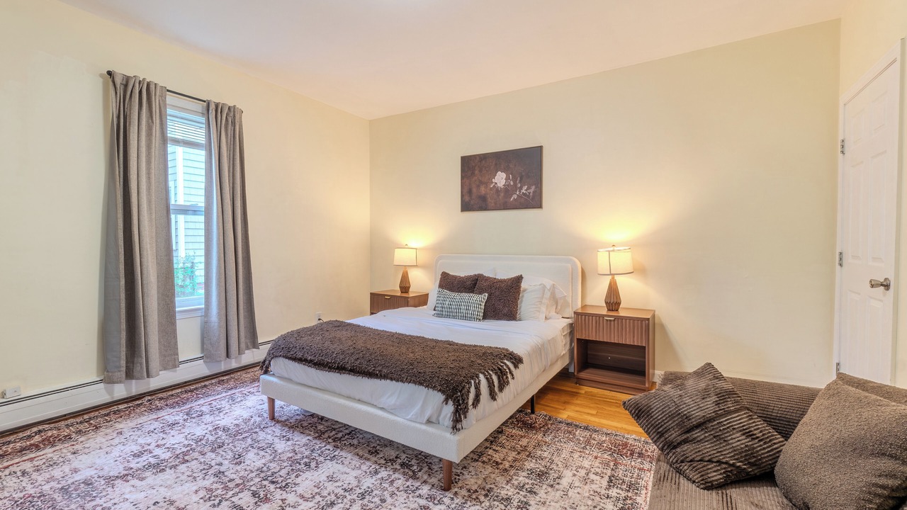 Photo of Bedroom in East Somerville