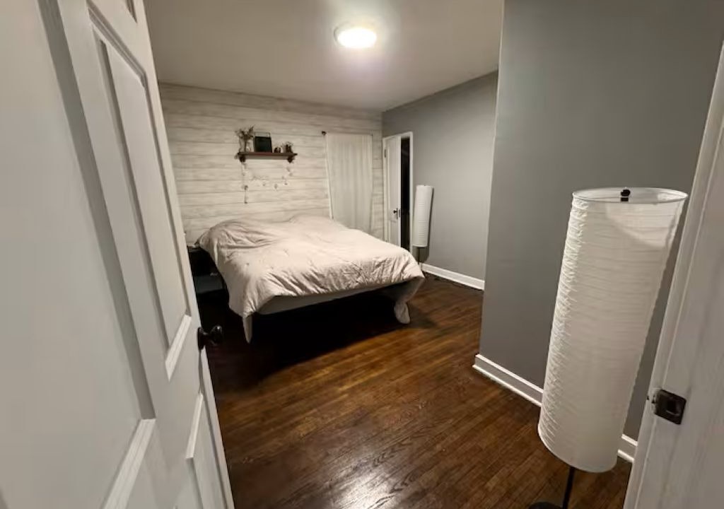 Photo of Bedroom in Longfellow