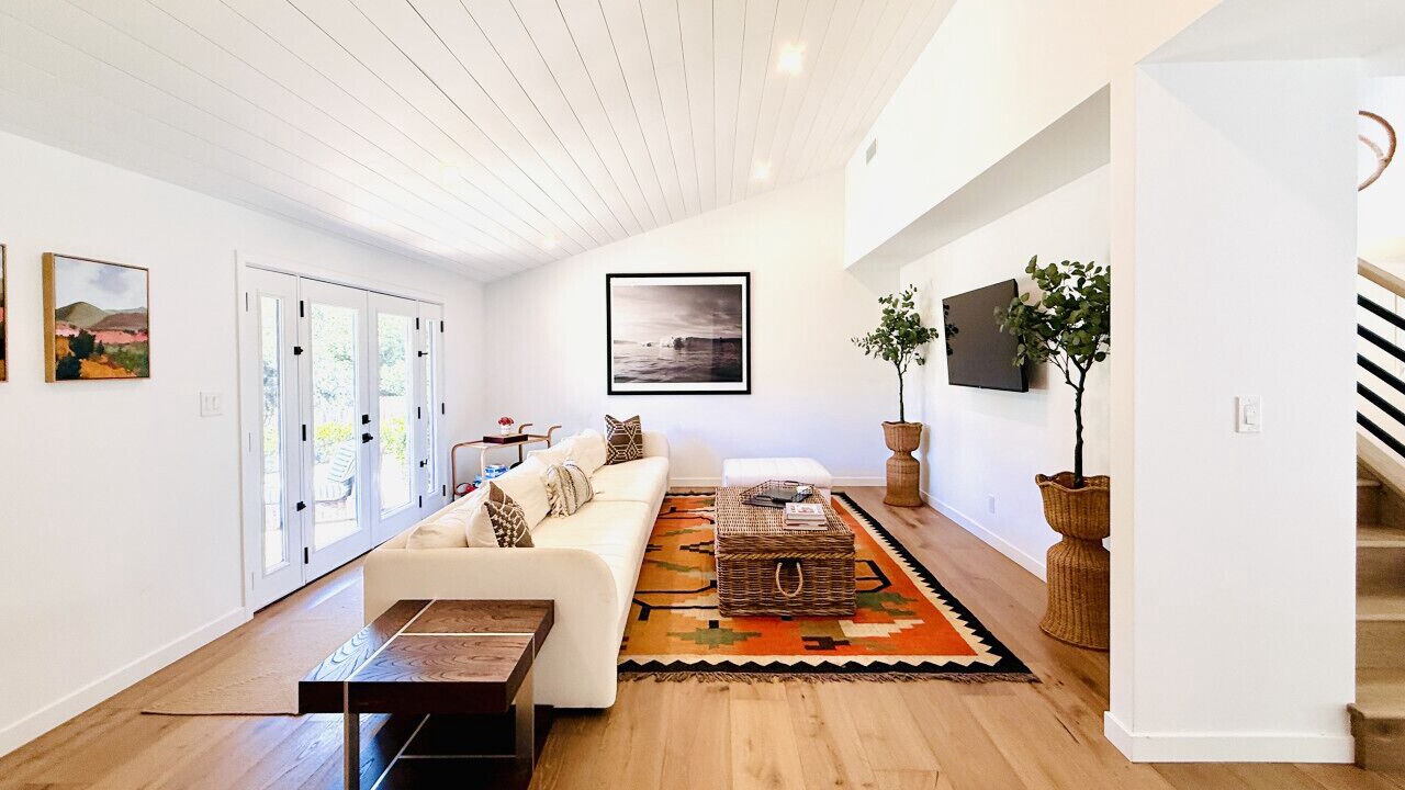 Photo of Livingroom in Meiners Oaks