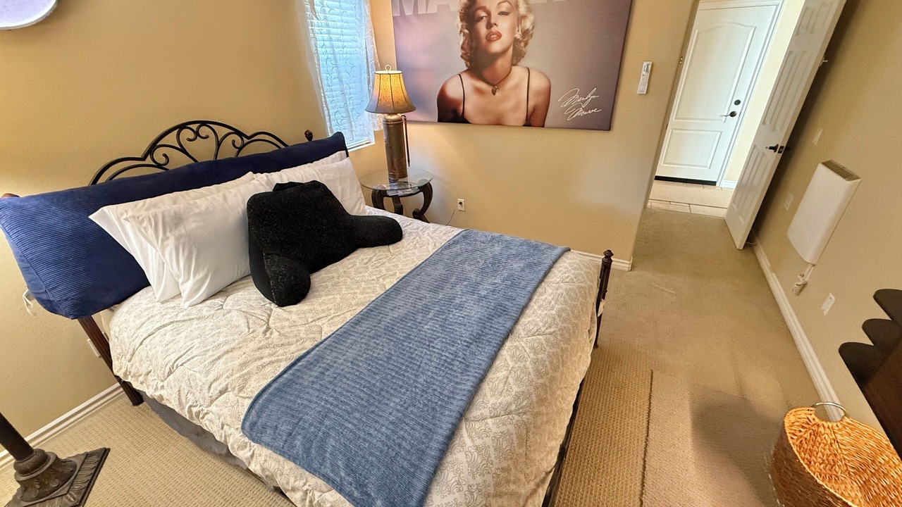 Photo of Bedroom in Canoga Park