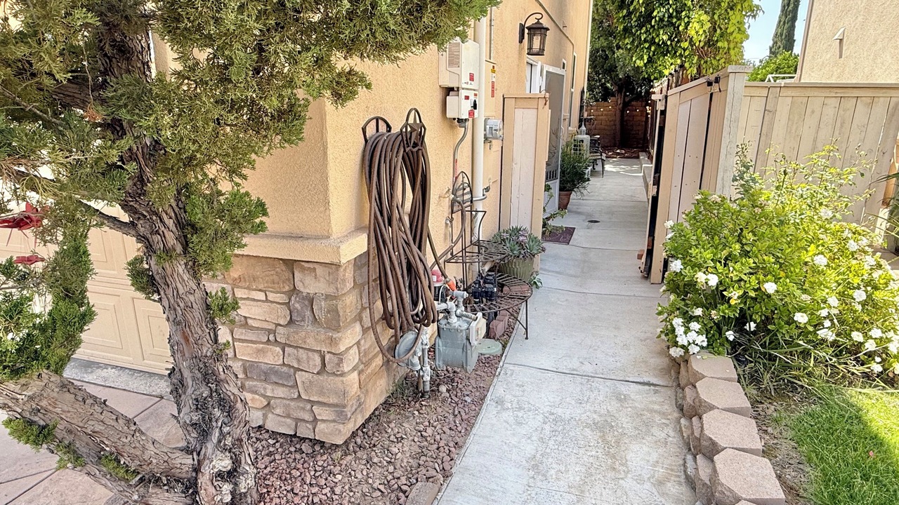 Photo of Outdoor in Canoga Park