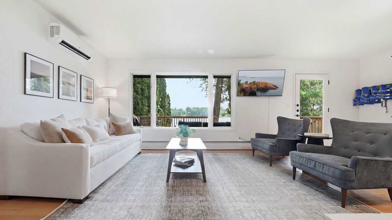 Photo of Livingroom in Shoreview